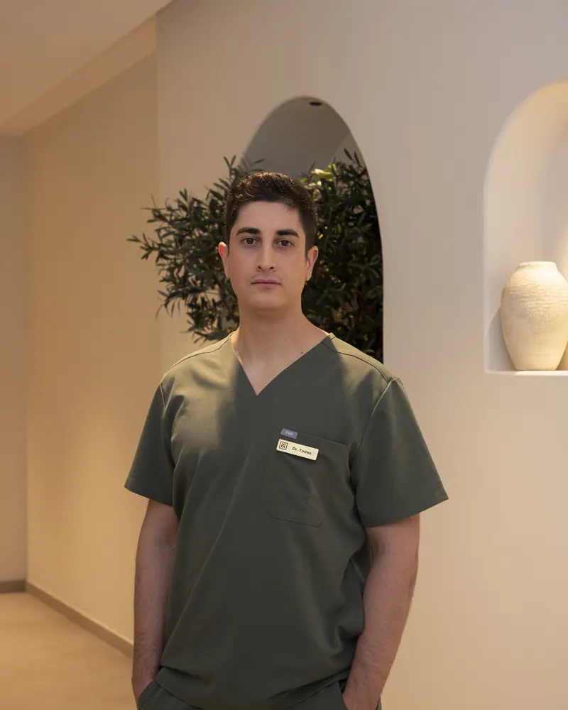Dr. Ignacio Torres Navarro en la clínica HEIRA